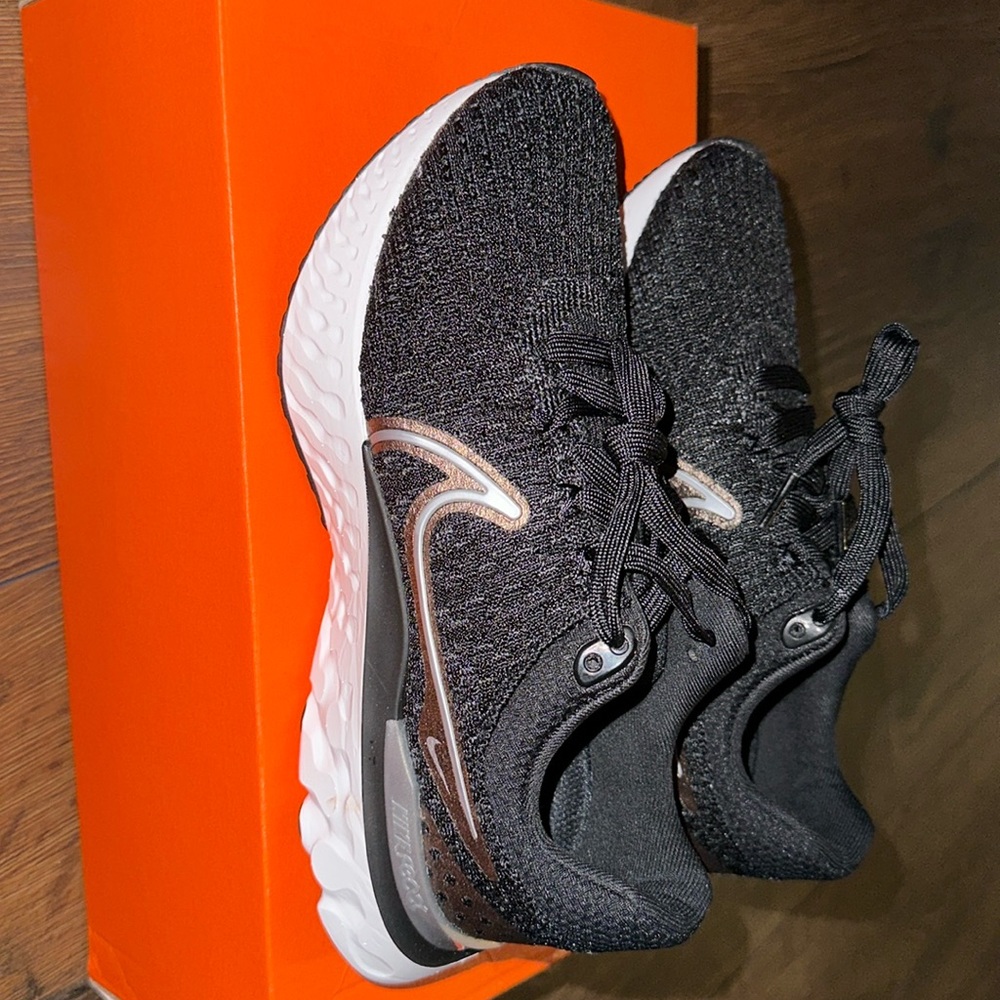 NEW! Never worn! Women's React Infinity Run FK3 PRM size 6.5